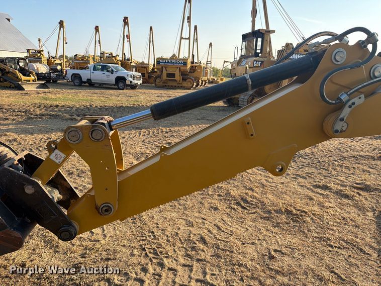 2022 Caterpillar 420IT
