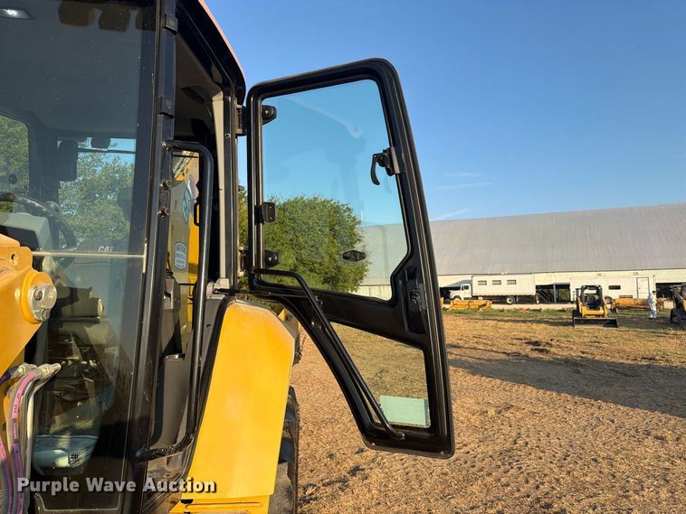 2022 Caterpillar 420IT