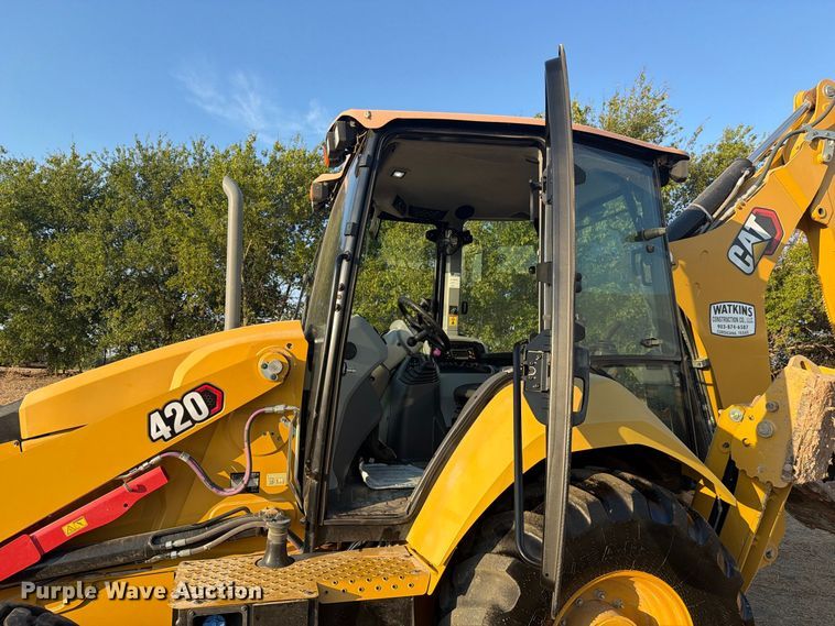 2022 Caterpillar 420IT