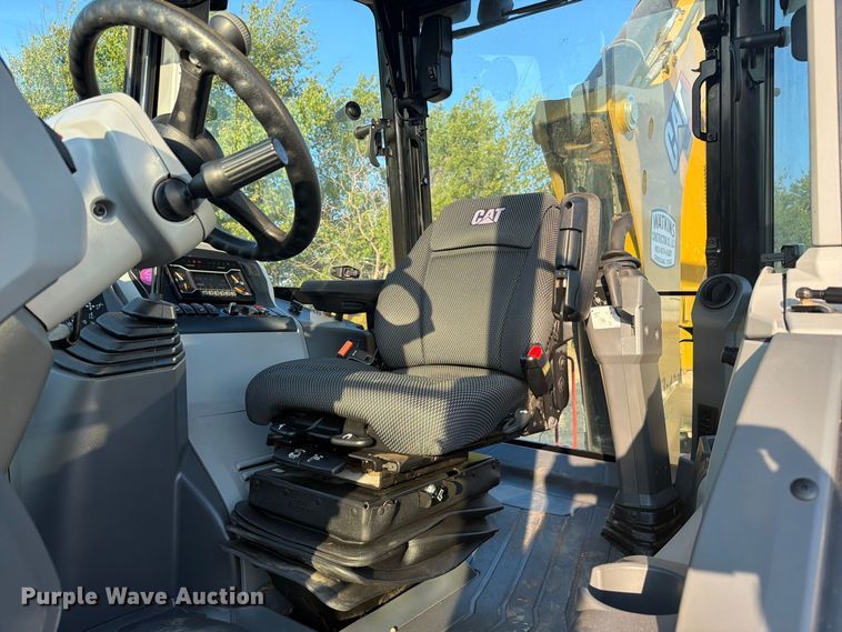 2022 Caterpillar 420IT