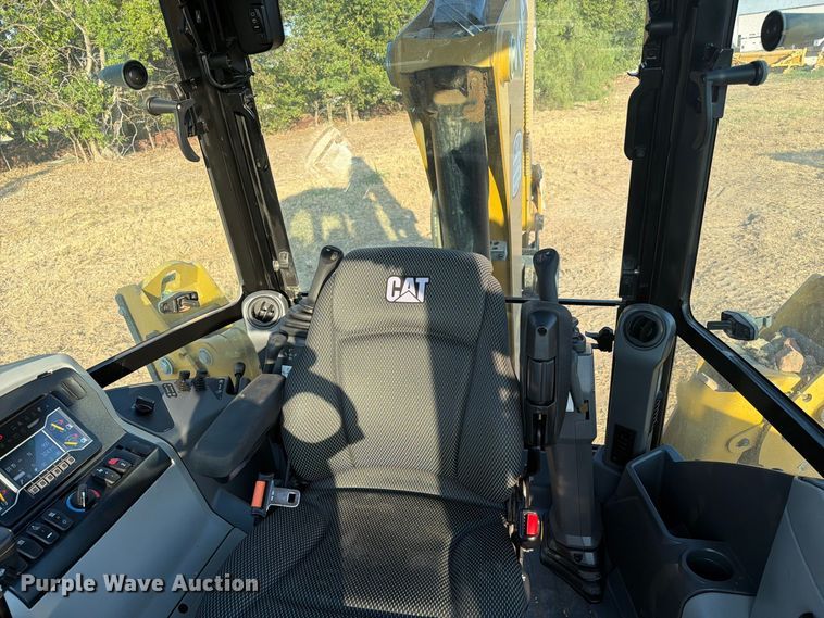2022 Caterpillar 420IT