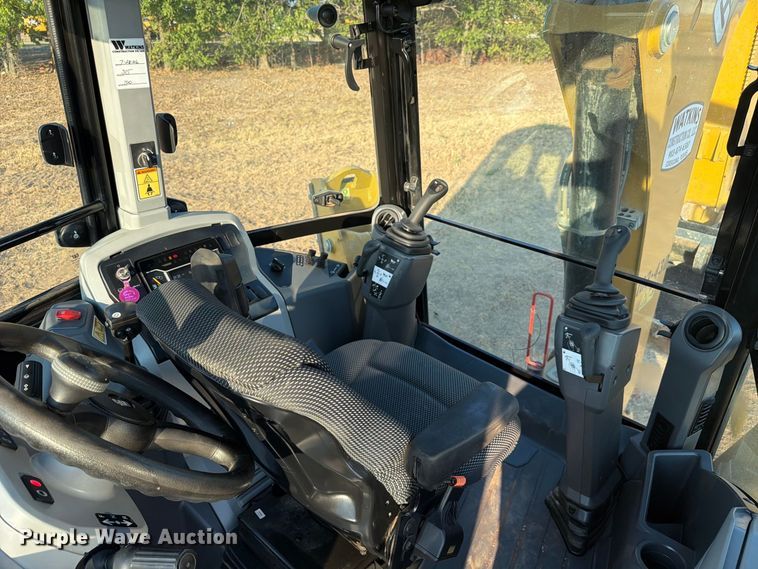 2022 Caterpillar 420IT