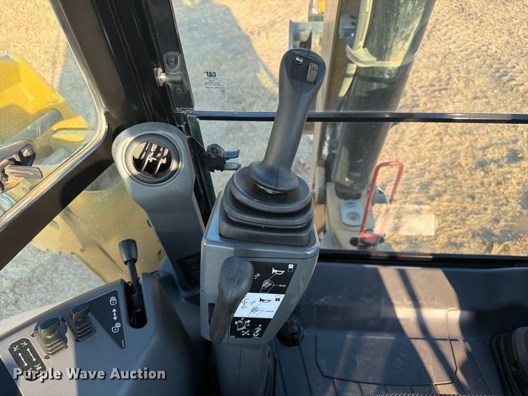 2022 Caterpillar 420IT