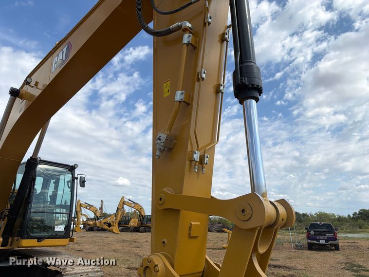 image for item FN3530 2021 Caterpillar 330 excavator