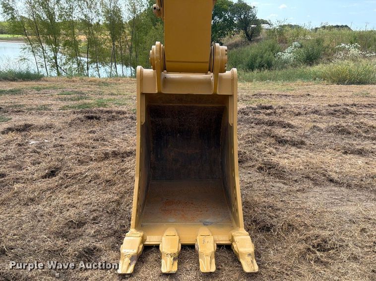 image for item FN3530 2021 Caterpillar 330 excavator