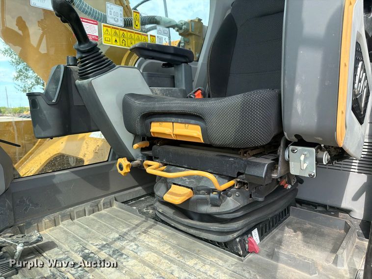 image for item FN3530 2021 Caterpillar 330 excavator