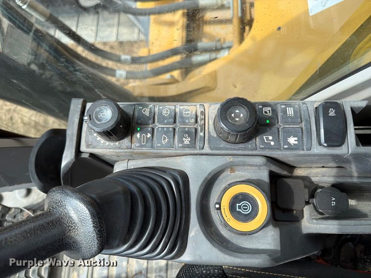 image for item FN3530 2021 Caterpillar 330 excavator