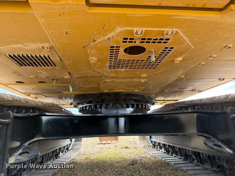 image for item FN3532 2023 Caterpillar 330 TC excavator