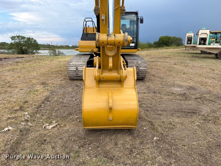 image for item FN3532 2023 Caterpillar 330 TC excavator