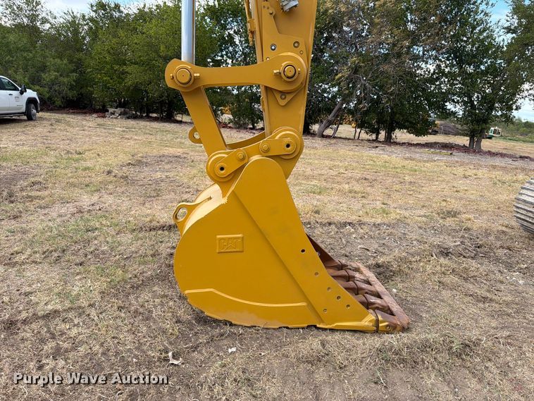 image for item FN3532 2023 Caterpillar 330 TC excavator