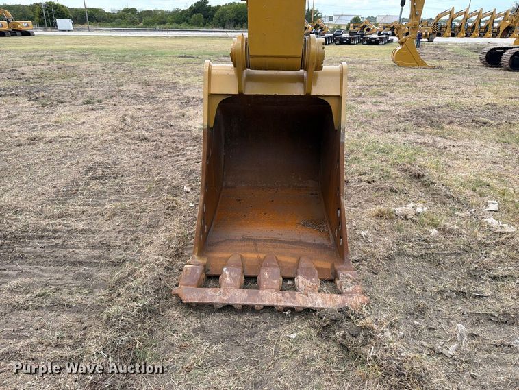 image for item FN3532 2023 Caterpillar 330 TC excavator
