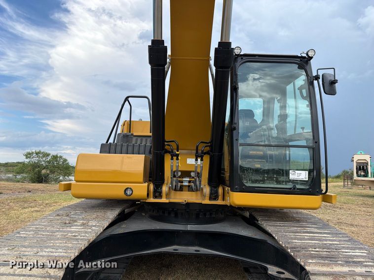 image for item FN3532 2023 Caterpillar 330 TC excavator