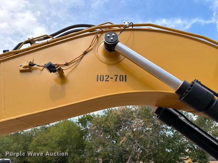 image for item FN3532 2023 Caterpillar 330 TC excavator