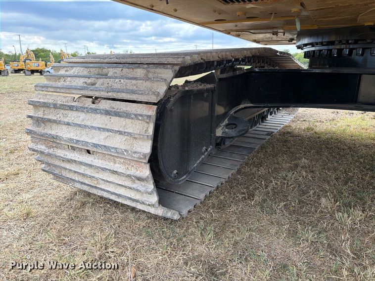 image for item FN3532 2023 Caterpillar 330 TC excavator