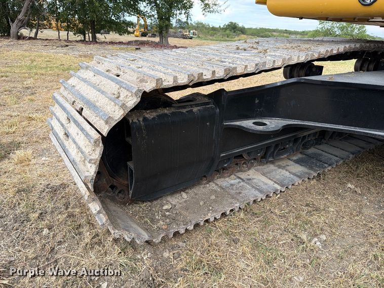 image for item FN3532 2023 Caterpillar 330 TC excavator