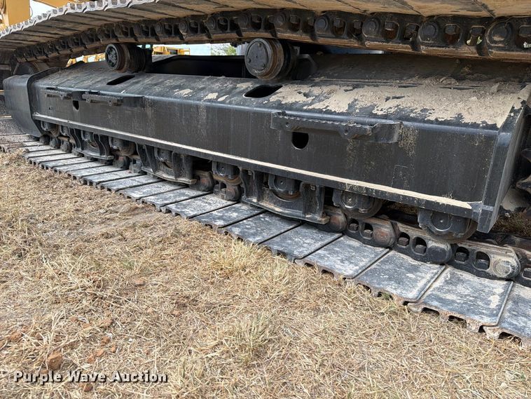 image for item FN3532 2023 Caterpillar 330 TC excavator