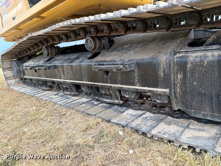 image for item FN3532 2023 Caterpillar 330 TC excavator