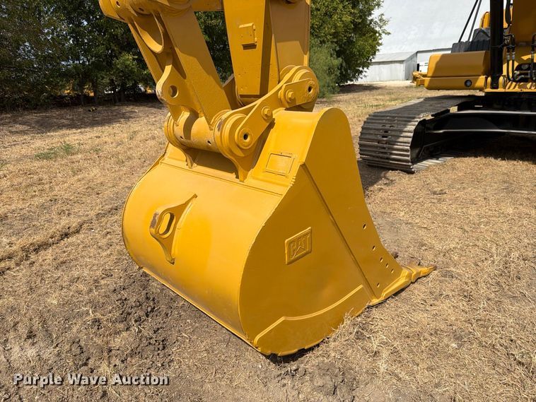 image for item FN3533 2020 Caterpillar 330 GC excavator