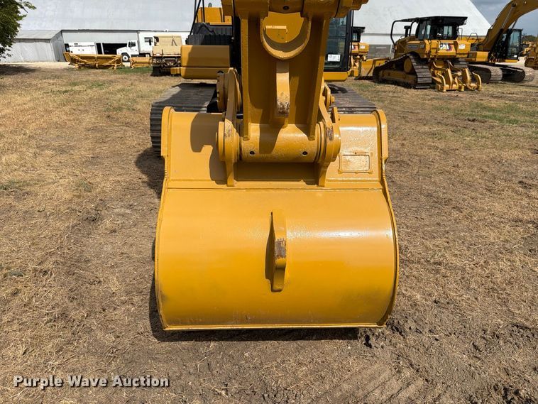 image for item FN3533 2020 Caterpillar 330 GC excavator