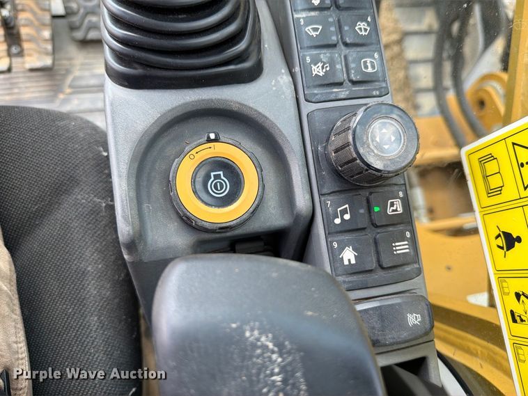 image for item FN3533 2020 Caterpillar 330 GC excavator