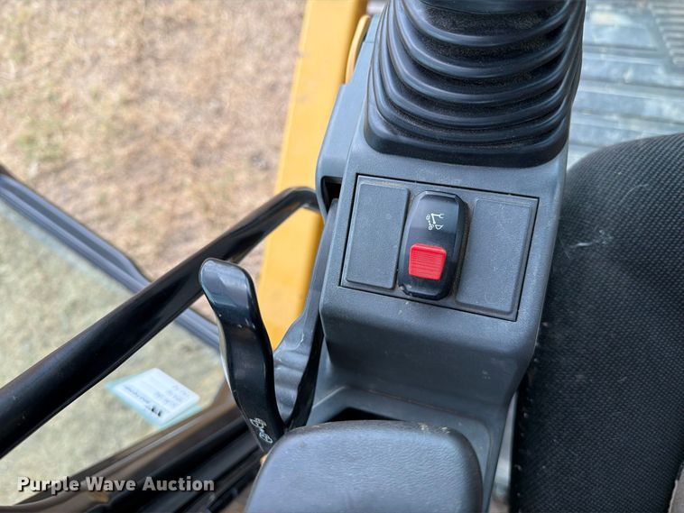 image for item FN3533 2020 Caterpillar 330 GC excavator