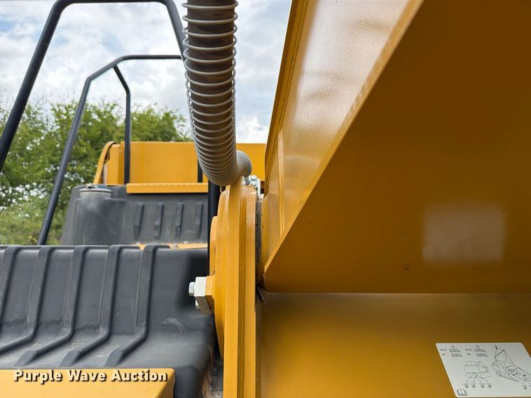 image for item FN3534 2020 Caterpillar 330 GC excavator
