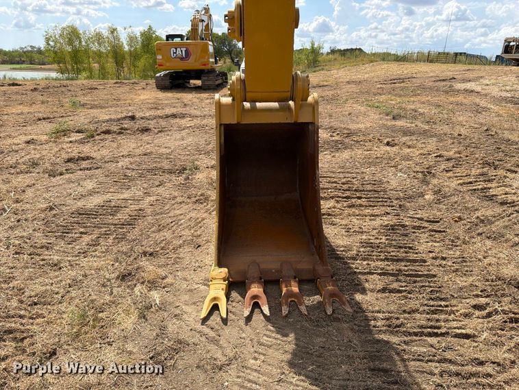 image for item FN3535 2022 Caterpillar 330 excavator