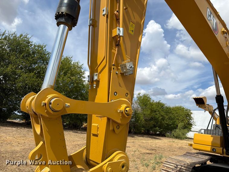 image for item FN3535 2022 Caterpillar 330 excavator