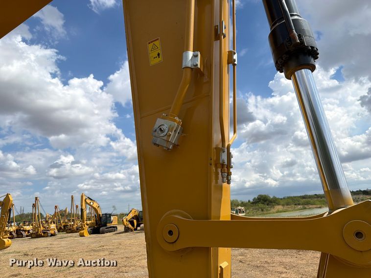 image for item FN3535 2022 Caterpillar 330 excavator