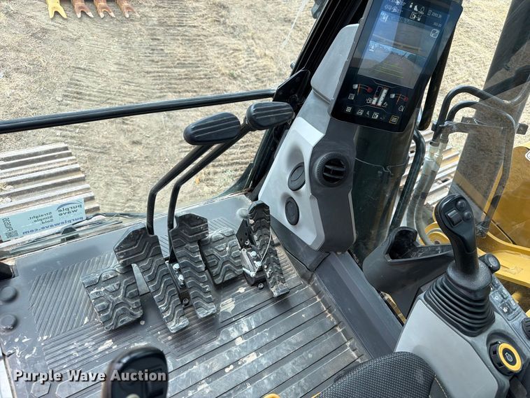 image for item FN3535 2022 Caterpillar 330 excavator