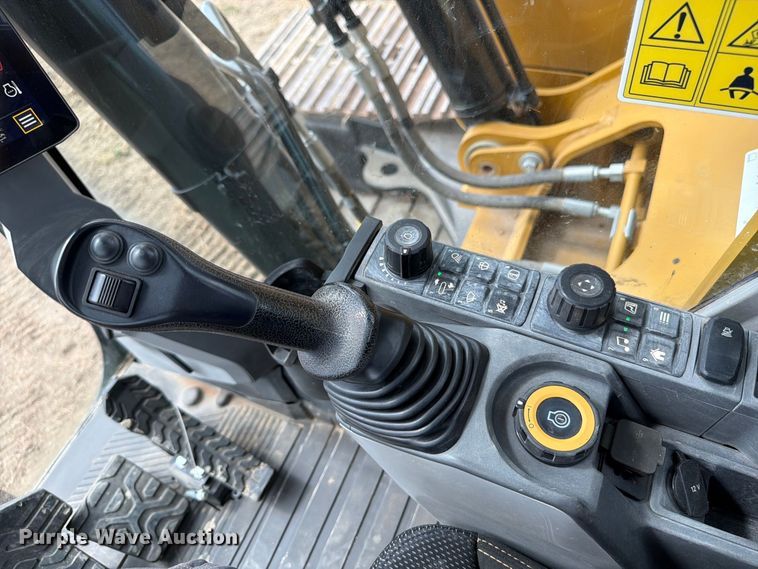 image for item FN3535 2022 Caterpillar 330 excavator