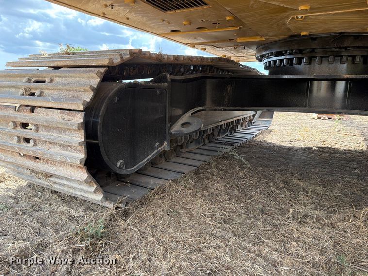 image for item FN3535 2022 Caterpillar 330 excavator