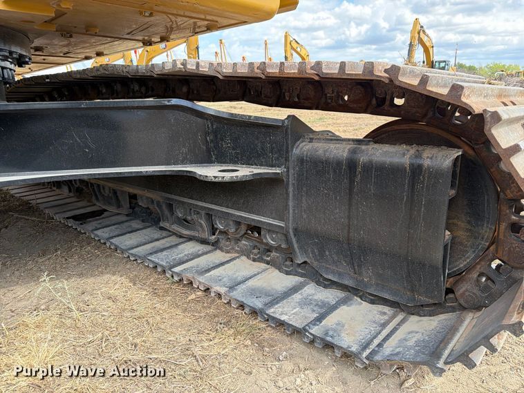image for item FN3535 2022 Caterpillar 330 excavator