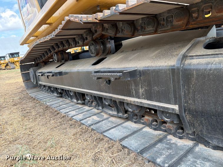 image for item FN3535 2022 Caterpillar 330 excavator
