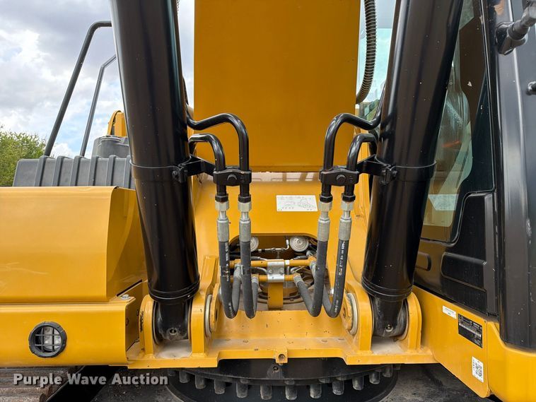 image for item FN3537 2022 Caterpillar 330 excavator