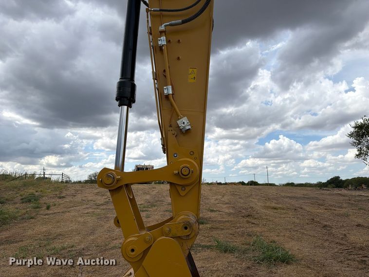 image for item FN3537 2022 Caterpillar 330 excavator