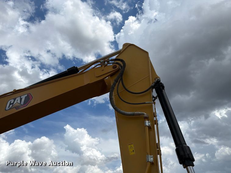 image for item FN3537 2022 Caterpillar 330 excavator