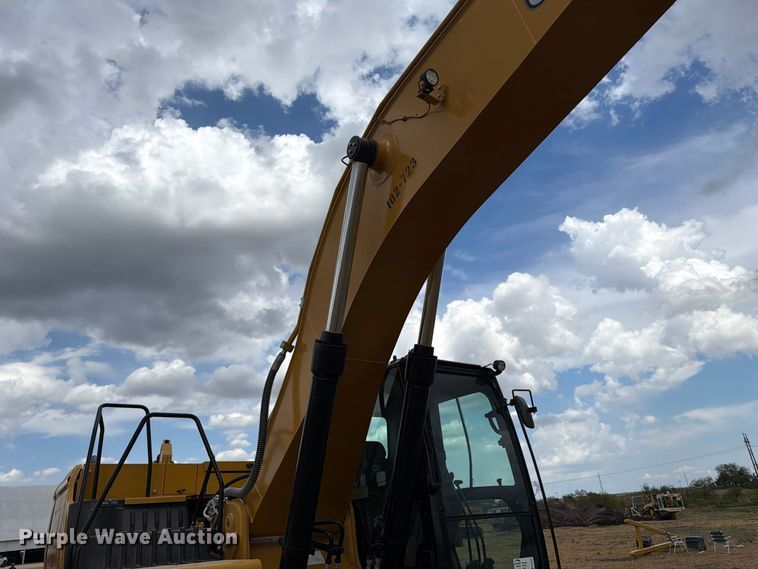 image for item FN3537 2022 Caterpillar 330 excavator