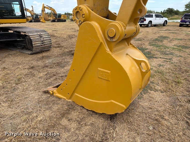 image for item FN3537 2022 Caterpillar 330 excavator