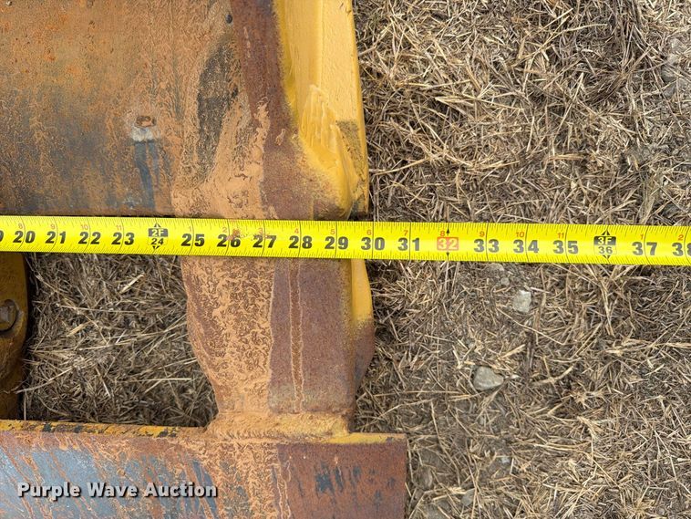 image for item FN3537 2022 Caterpillar 330 excavator