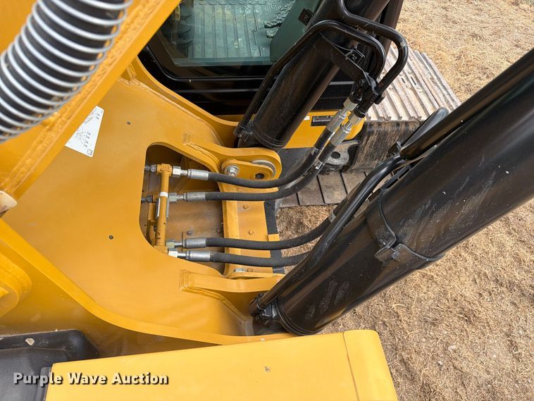image for item FN3537 2022 Caterpillar 330 excavator