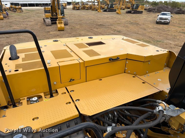 image for item FN3537 2022 Caterpillar 330 excavator