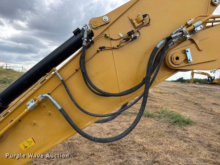 image for item FN3537 2022 Caterpillar 330 excavator