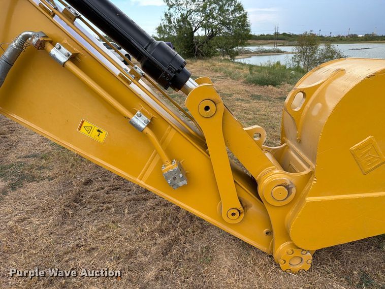 image for item FN3537 2022 Caterpillar 330 excavator