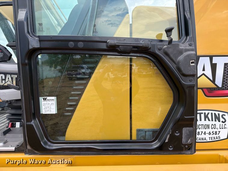 image for item FN3537 2022 Caterpillar 330 excavator