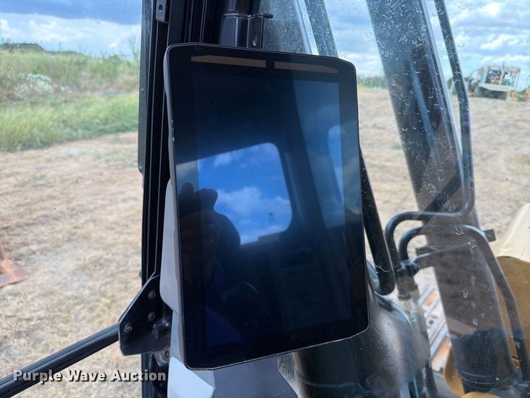 image for item FN3537 2022 Caterpillar 330 excavator