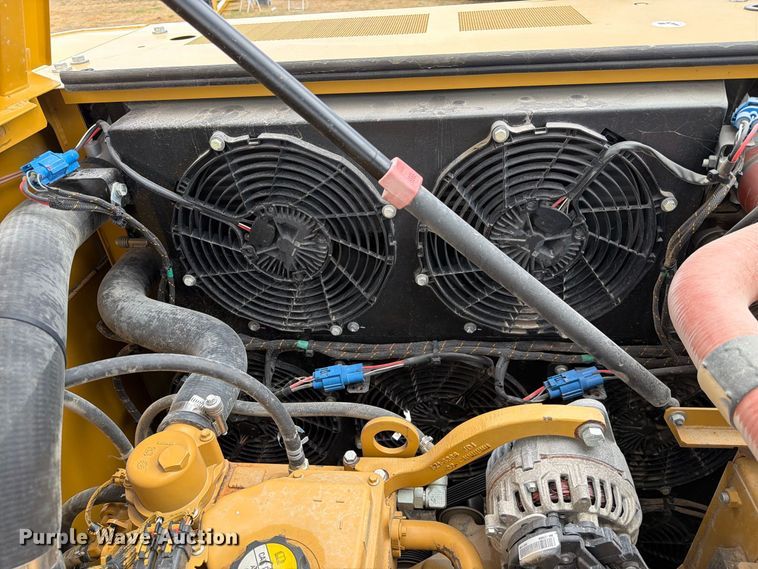 image for item FN3537 2022 Caterpillar 330 excavator
