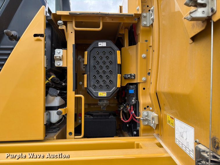 image for item FN3537 2022 Caterpillar 330 excavator