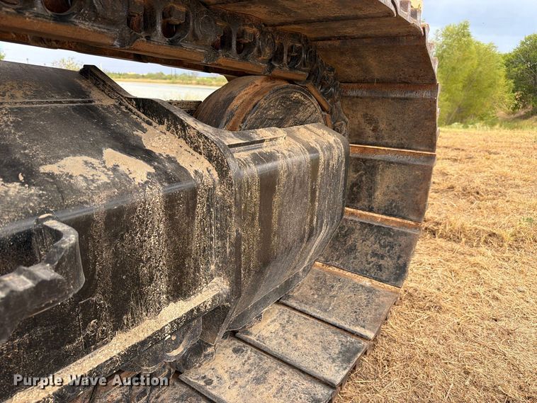 image for item FN3537 2022 Caterpillar 330 excavator