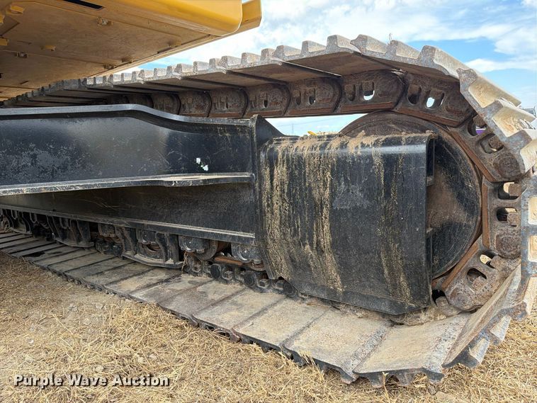 image for item FN3537 2022 Caterpillar 330 excavator